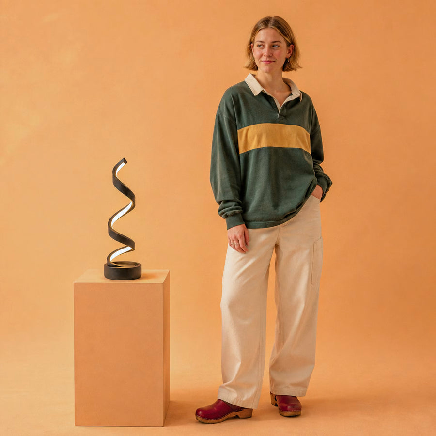 Spiral sculptural table lamp – product view 2