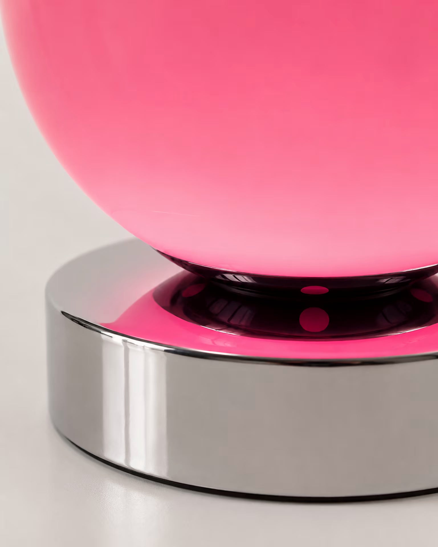 Nova Aurora 18cm glass table lamp with 15cm pink globe