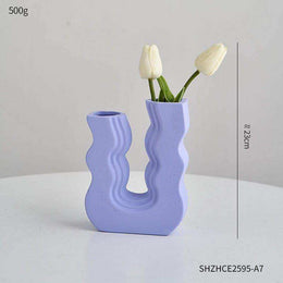 Large Cream Wavy Wonder Vase