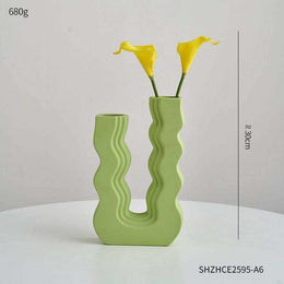 Large Green Wavy Wonder Vase